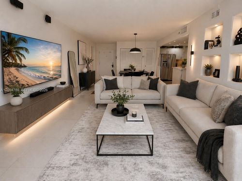 c4008-17530 Nw 68th Ave, Hialeah, FL, 33015-4041 | Card Image