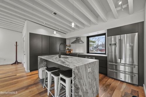 87 Maple St, Williamstown, MA, 01267-2513 | Card Image