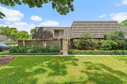 630 6th Ter, Palm Beach Gardens, FL, 33418-3674 | Card Image