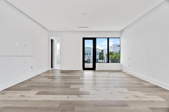 6818 - 6818 Nw 104 Th Ct, House other with 4 bedrooms, 5 bathrooms and null parking in Doral FL | Image 28