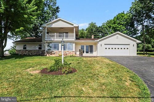 142 Eisenhower Rd, PALMYRA, PA, 17078-8512 | Card Image