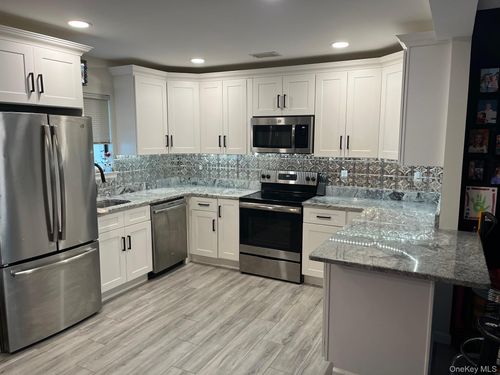 203 Pond View Ln, Smithtown, NY, 11787-5241 | Card Image
