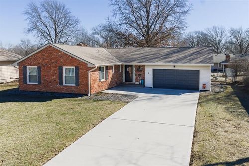 6709 N Michigan Ave, Gladstone, MO, 64118-3654 | Card Image