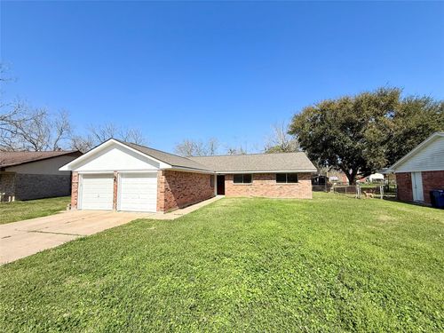 1415 Avenue C, Danbury, TX, 77534-8041 | Card Image