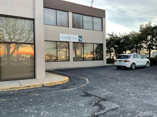 521 Green St, Iselin, NJ, 08830-2618 | Card Image