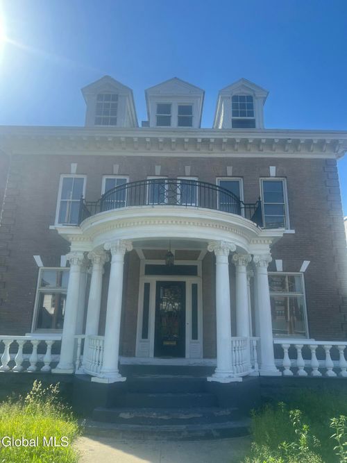 17 Mohawk Pl, Amsterdam, NY, 12010-4305 | Card Image