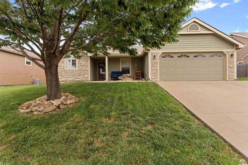 306 Montrose Cv, Eudora, KS, 66025-7111 | Card Image