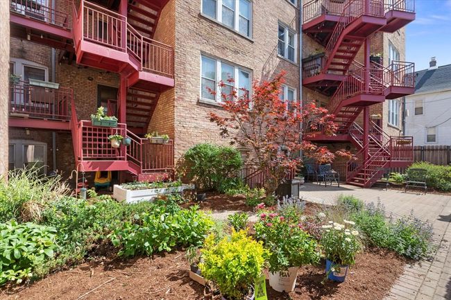 Shared Common Garden | Image 14