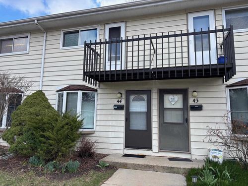 44 N Lakewood Gardens Ln, Madison, WI, 53704-4669 | Card Image