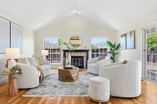 635 Tami Way, Mountain View, CA, 94041-2583 | Card Image