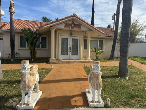 5092 Chimineas Ave, Tarzana, CA, 91356-4351 | Card Image