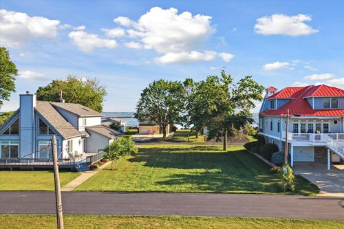 8224 E Lake Blvd, Marblehead, OH, 43440-1030 | Card Image