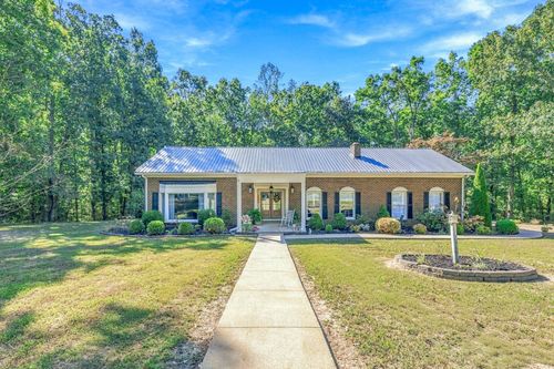 222 Harlan St, Hohenwald, TN, 38462-1620 | Card Image