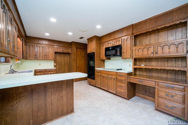 107 Tulip St, House other with 3 bedrooms, 3 bathrooms and null parking in White Oak TX | Image 28