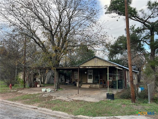 109 W Crockett St, House other with 4 bedrooms, 2 bathrooms and null parking in Giddings TX | Image 16