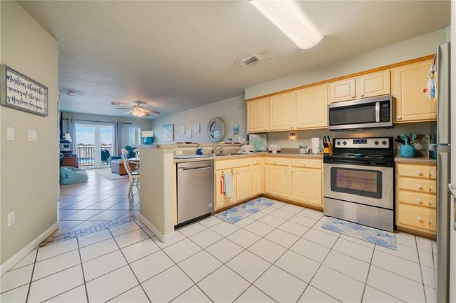 1006 - 5495 State Highway 361, Condo with 2 bedrooms, 2 bathrooms and null parking in Port Aransas TX | Image 18