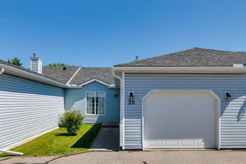 38-105 Elm Pl, Okotoks, AB, T1S1Y9 | Card Image