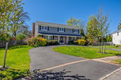 80 Palmer Dr, Sayville, NY, 11782-2826 | Card Image