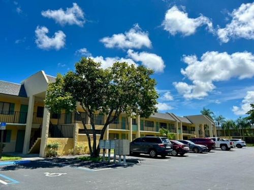 1830-1830 Meadows Cir W, Boynton Beach, FL, 33436-9235 | Card Image
