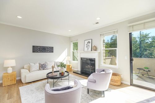 27 Mariposa Lane, Novato, CA, 94947 | Card Image