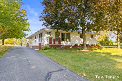 10832 Pleasant Lake Rd, Delton, MI, 49046-9561 | Card Image