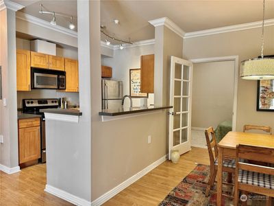 E-126 - 801 Rainier Avenue N, Condo with 2 bedrooms, 1 bathrooms and 1 parking in Renton WA | Image 2