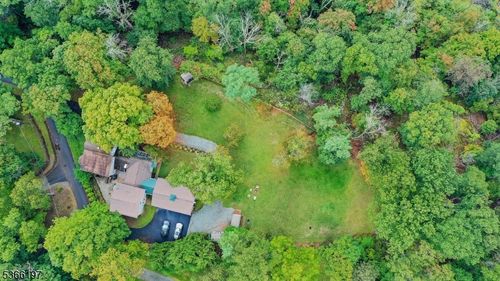 35 Woodledge Rd, Watchung, NJ, 07069-6438 | Card Image