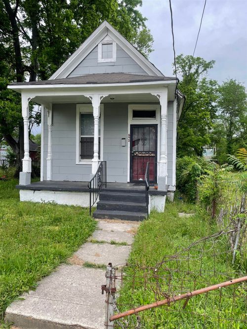 692 Looney Ave, Memphis, TN, 38107-2512 | Card Image