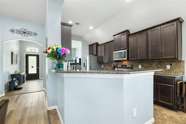 923 Lake View Dr, House other with 4 bedrooms, 2 bathrooms and 2 parking in Montgomery TX | Image 8