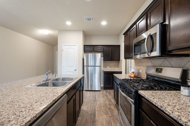 3305 Tilmon Ln, House other with 3 bedrooms, 2 bathrooms and 4 parking in Austin TX | Image 6