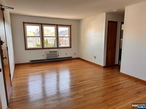 333 Green Ave, Lyndhurst, NJ, 07071-2236 | Card Image