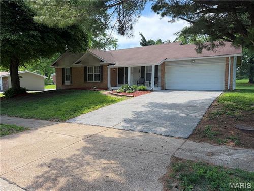 12455 Rocket Dr, Florissant, MO, 63033-4930 | Card Image