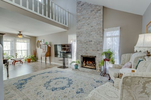 916 Old Fountain Pl, Hermitage, TN, 37076-1357 | Card Image