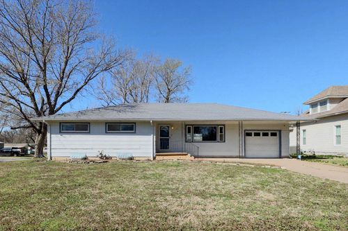 123 S 4th, Towanda, KS, 67144 | Card Image