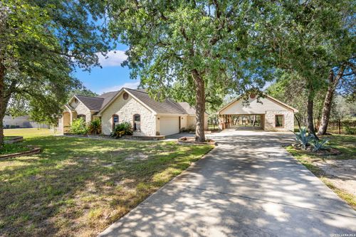 112 Legacy Trce, La Vernia, TX, 78121-5688 | Card Image