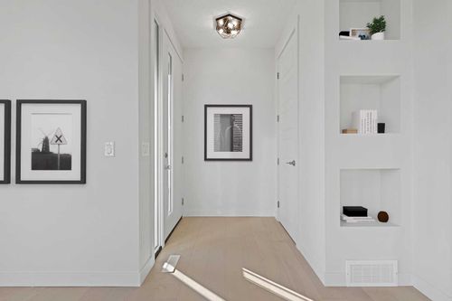 275 Waterford Way, Chestermere, AB, T1X2Z6 | Card Image