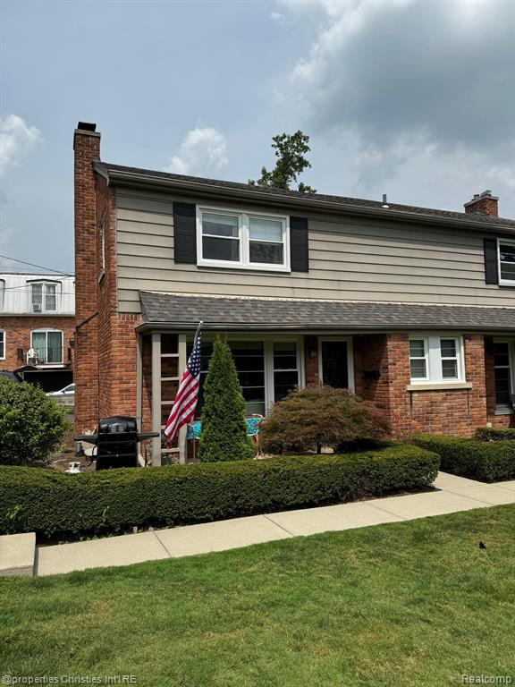 Old Woodward Ave, Birmingham, MI 48009