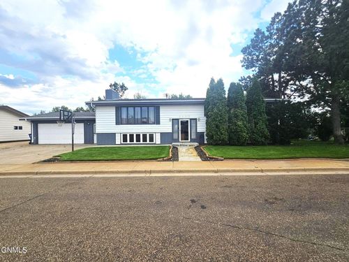 1459 2nd St S, Dickinson, ND, 58601-4608 | Card Image
