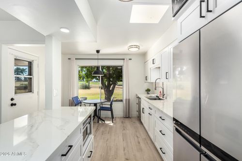 18218 N 99th Dr, Sun City, AZ, 85373-1611 | Card Image