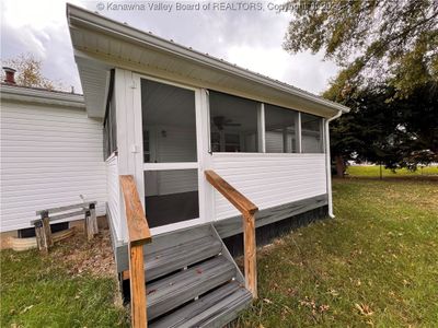 enclosed, screened porch | Image 3