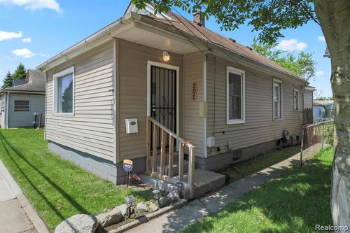 202 Haltiner St, River Rouge, MI, 48218-1227 | Card Image