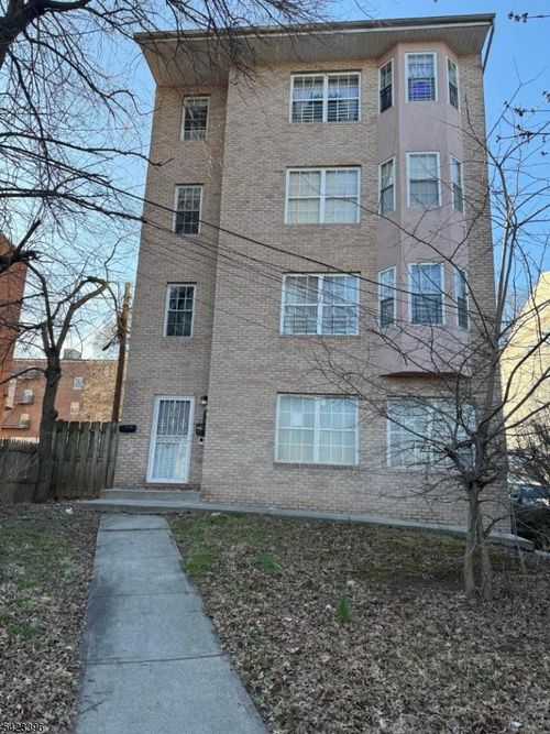 apt-1-17 Parkway Dr W, East Orange, NJ, 07017-3932 | Card Image