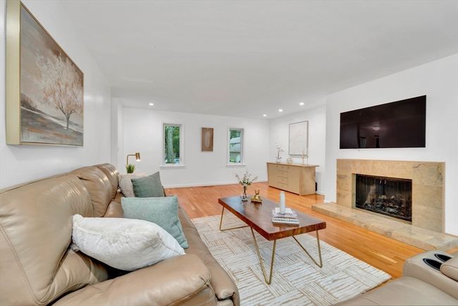 10 - 10 Fox Holw, Condo with 2 bedrooms, 3 bathrooms and 2 parking in Wayland MA | Image 11