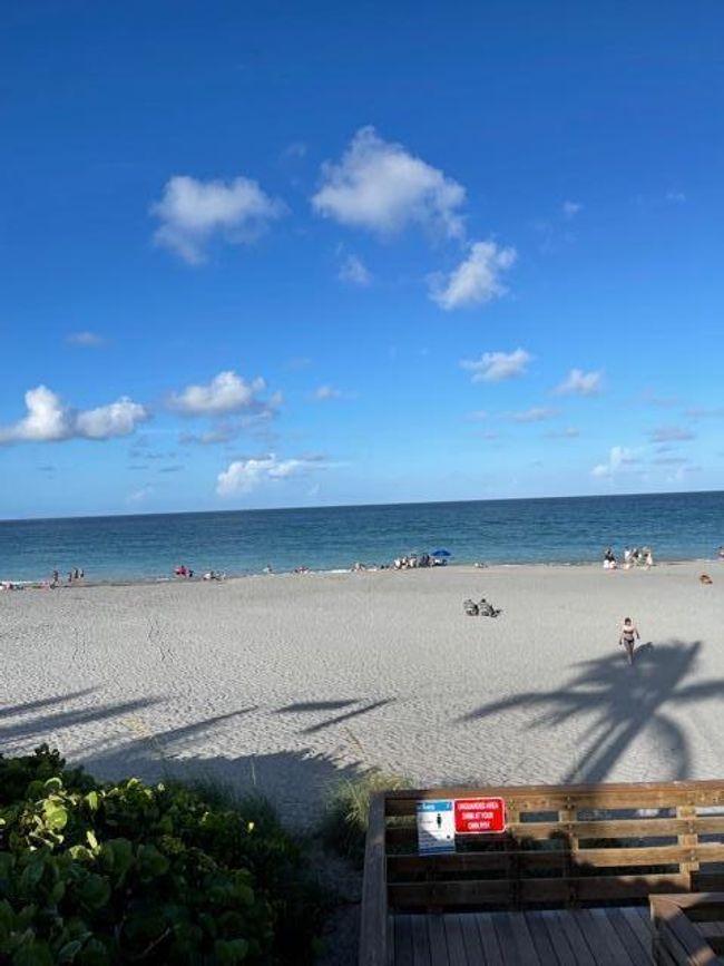 41 Uno Lago Dr, Condo with 2 bedrooms, 3 bathrooms and null parking in Juno Beach FL | Image 25