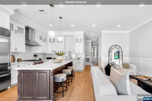 12 Gabriel Ct, Paramus, NJ, 07652-1868 | Card Image