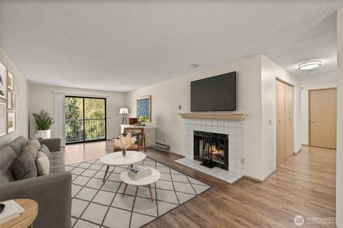 apt-822-1239 Sw 132nd Ln, Burien, WA, 98146-4015 | Card Image