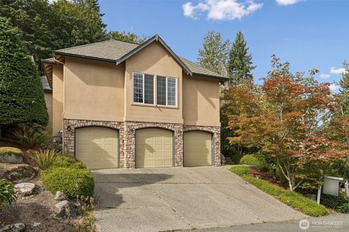 17247 Se 54th Pl, Bellevue, WA, 98006-5918 | Card Image