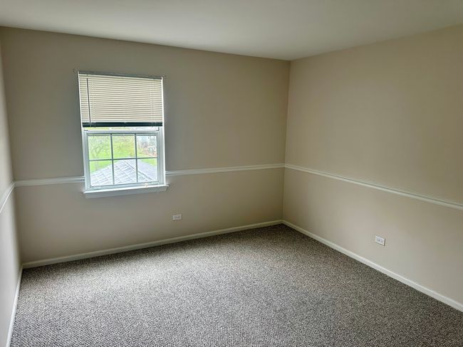 227 Wellington Cir, Townhouse with 2 bedrooms, 2 bathrooms and 1 parking in Gurnee IL | Image 23