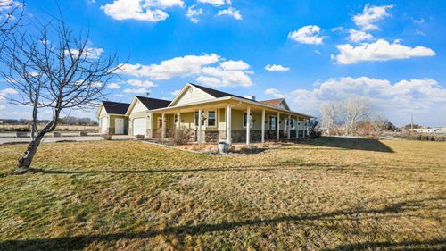 1392 M 1/4 Rd, Loma, CO, 81524-9713 | Card Image