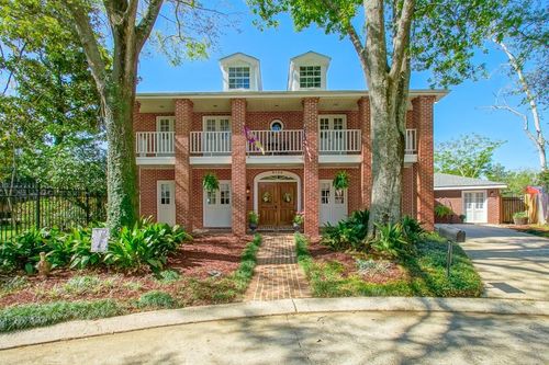 9724 Robin Ln, River Ridge, LA, 70123-1928 | Card Image